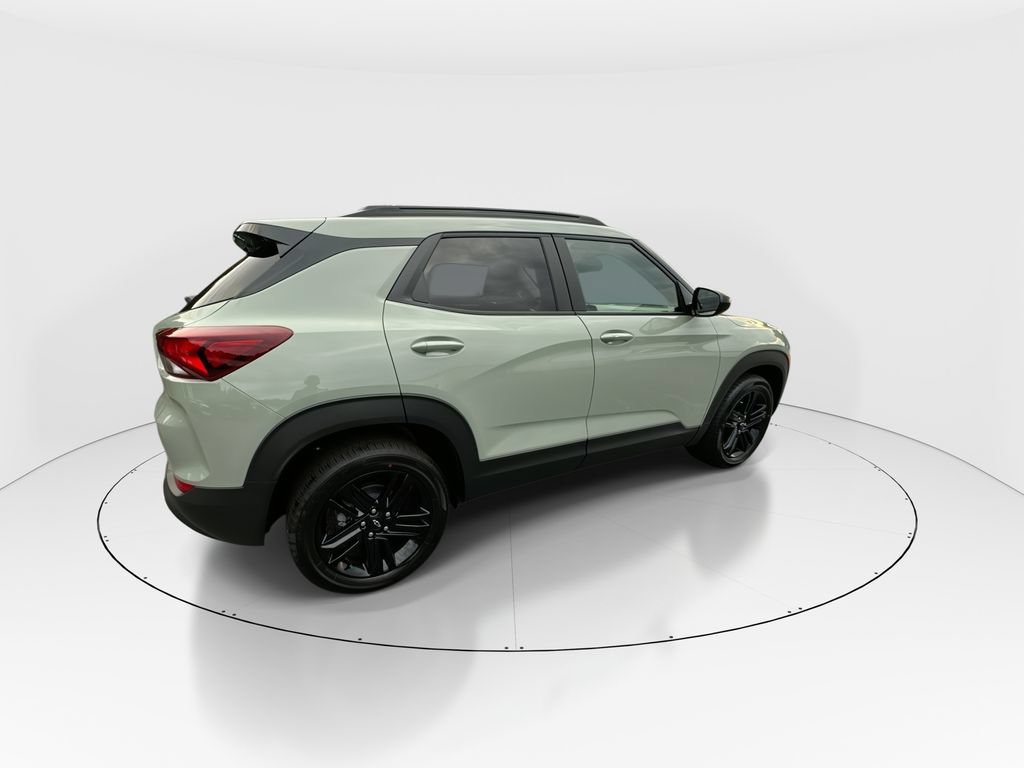 New 2026 Chevrolet TrailBlazer LT w/ Midnight Edition FWD image 8
