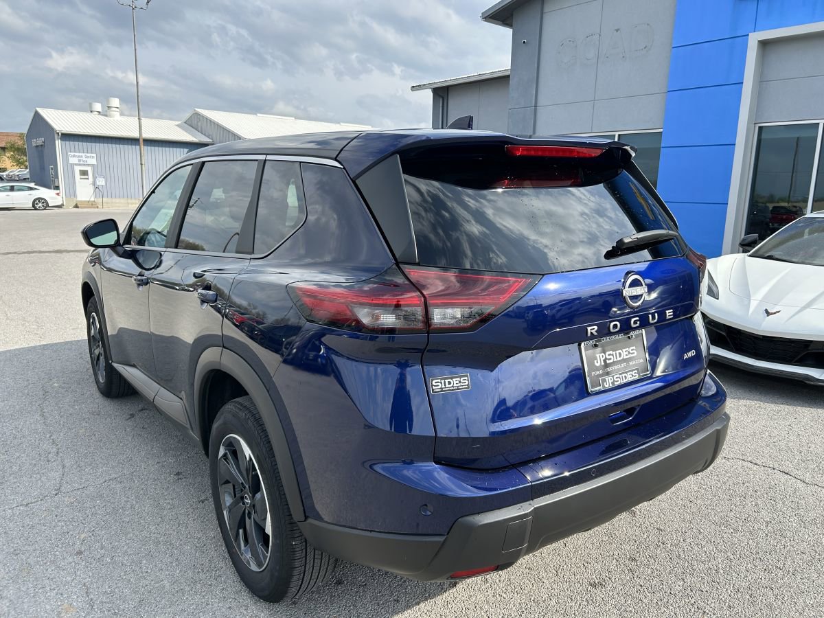 Used 2025 Nissan Rogue SV image 5