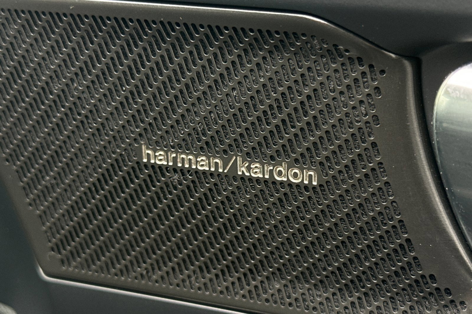 Used 2023 Volvo XC40 Recharge Ultimate w/ Protection Package Premier image 20