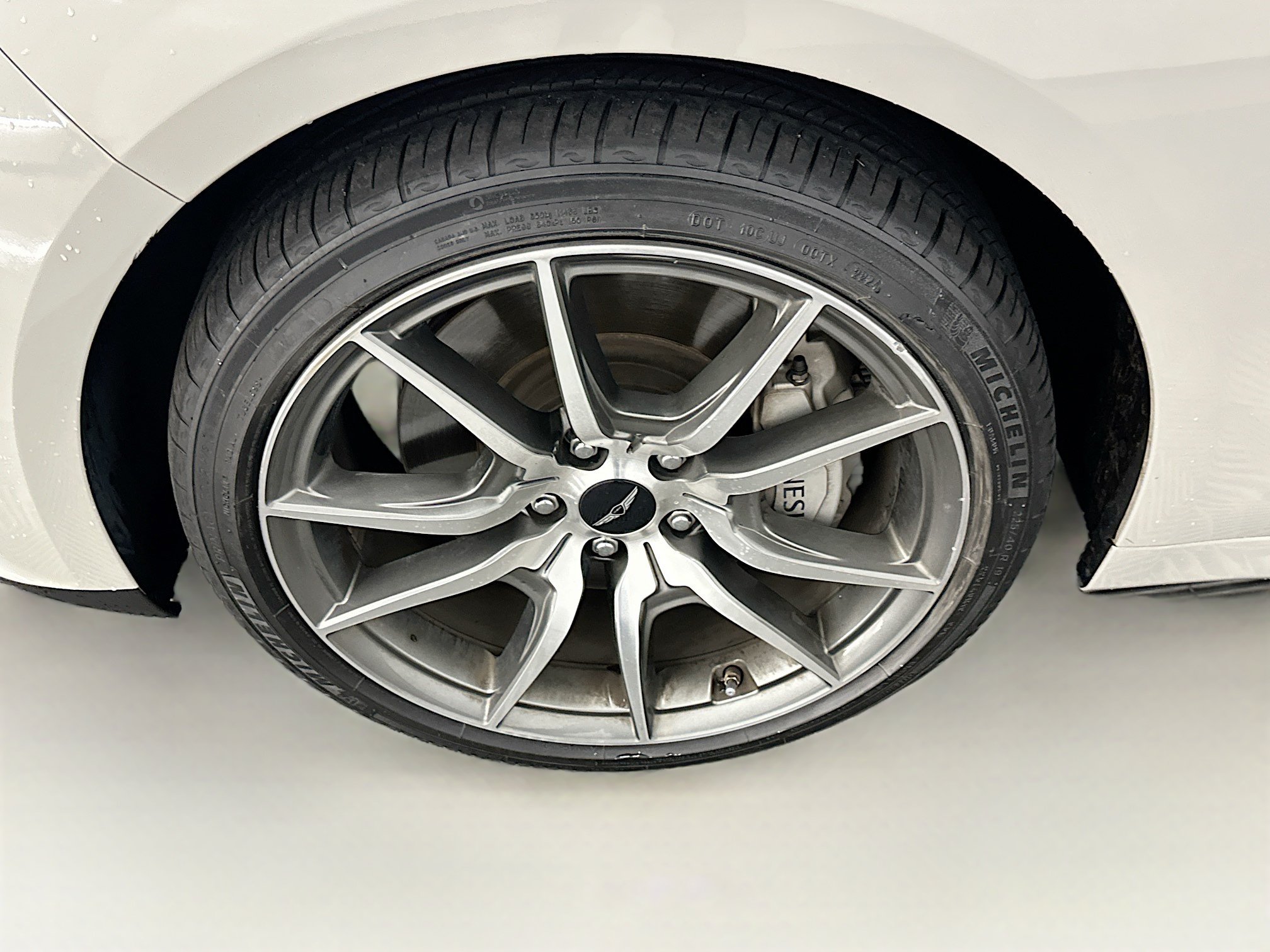 Used 2025 Genesis G70 2.5T AWD/4WD image 11