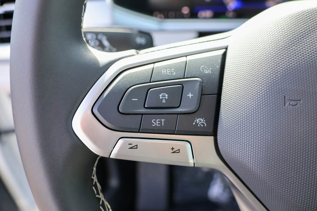 New 2025 Volkswagen Taos SE image 26