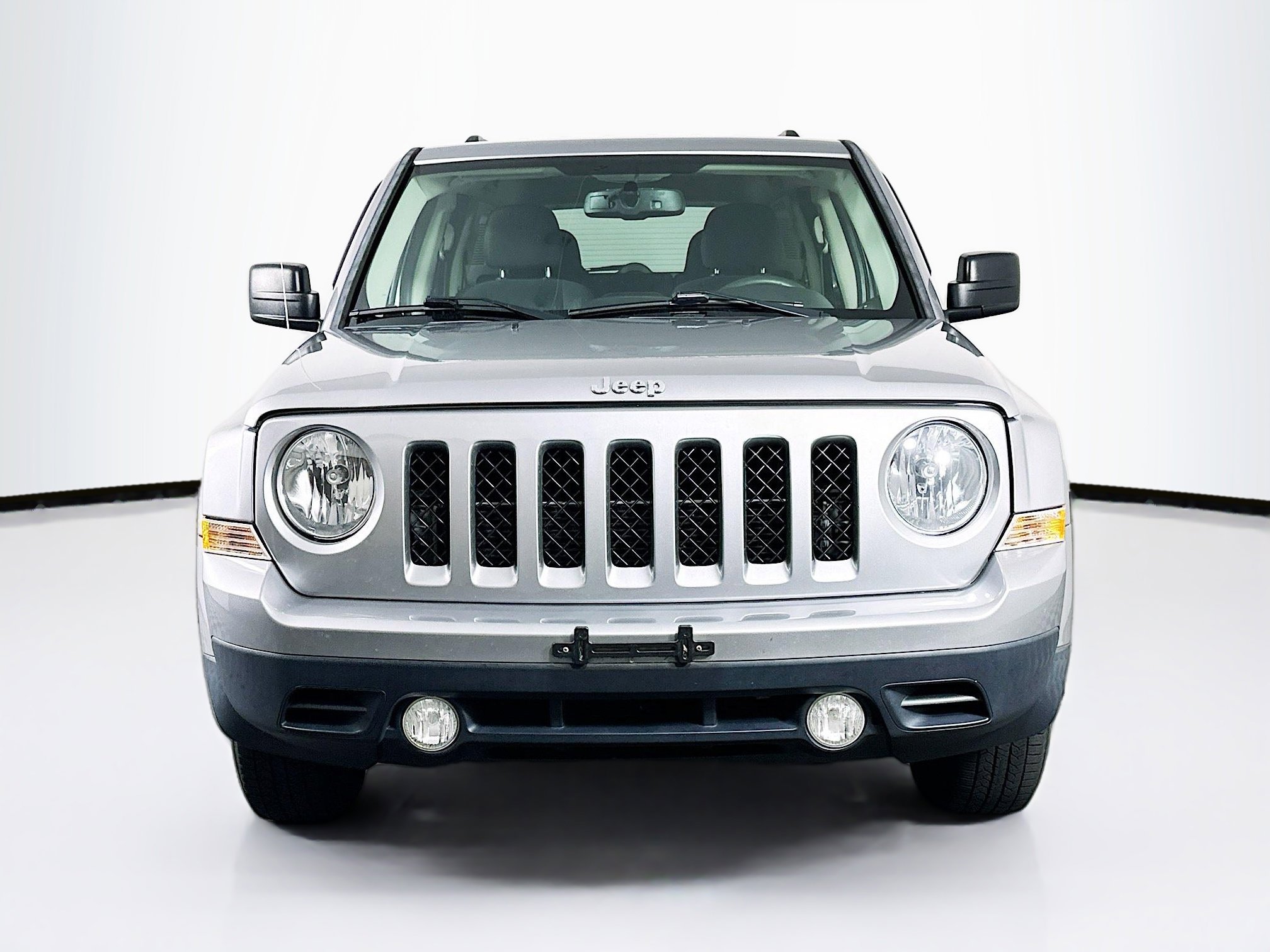 Used 2016 Jeep Patriot Sport w/ Power Value Group FWD image 2