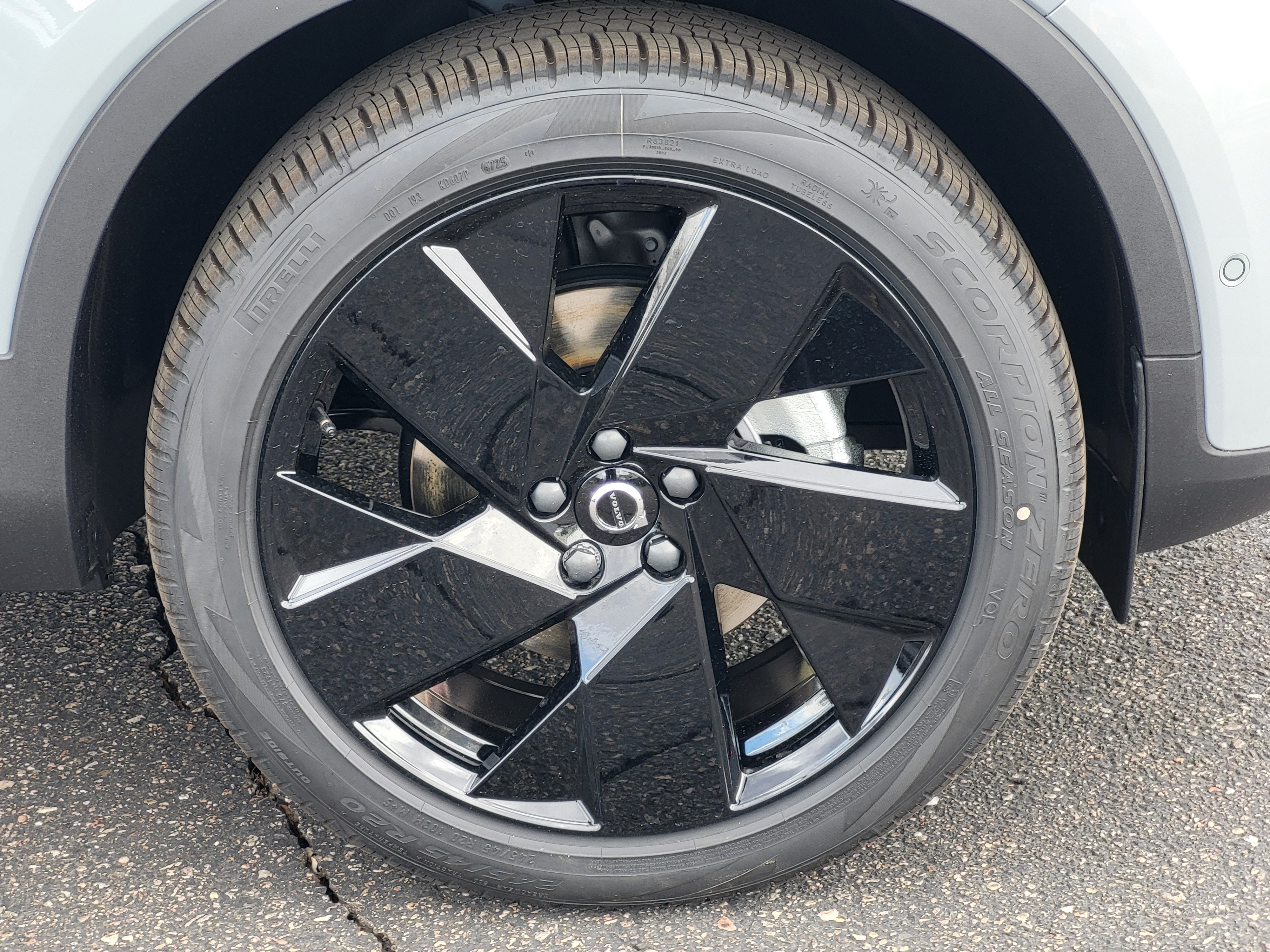New 2026 Volvo XC40 B5 Ultra w/ Protection Package Premier AWD/4WD image 7