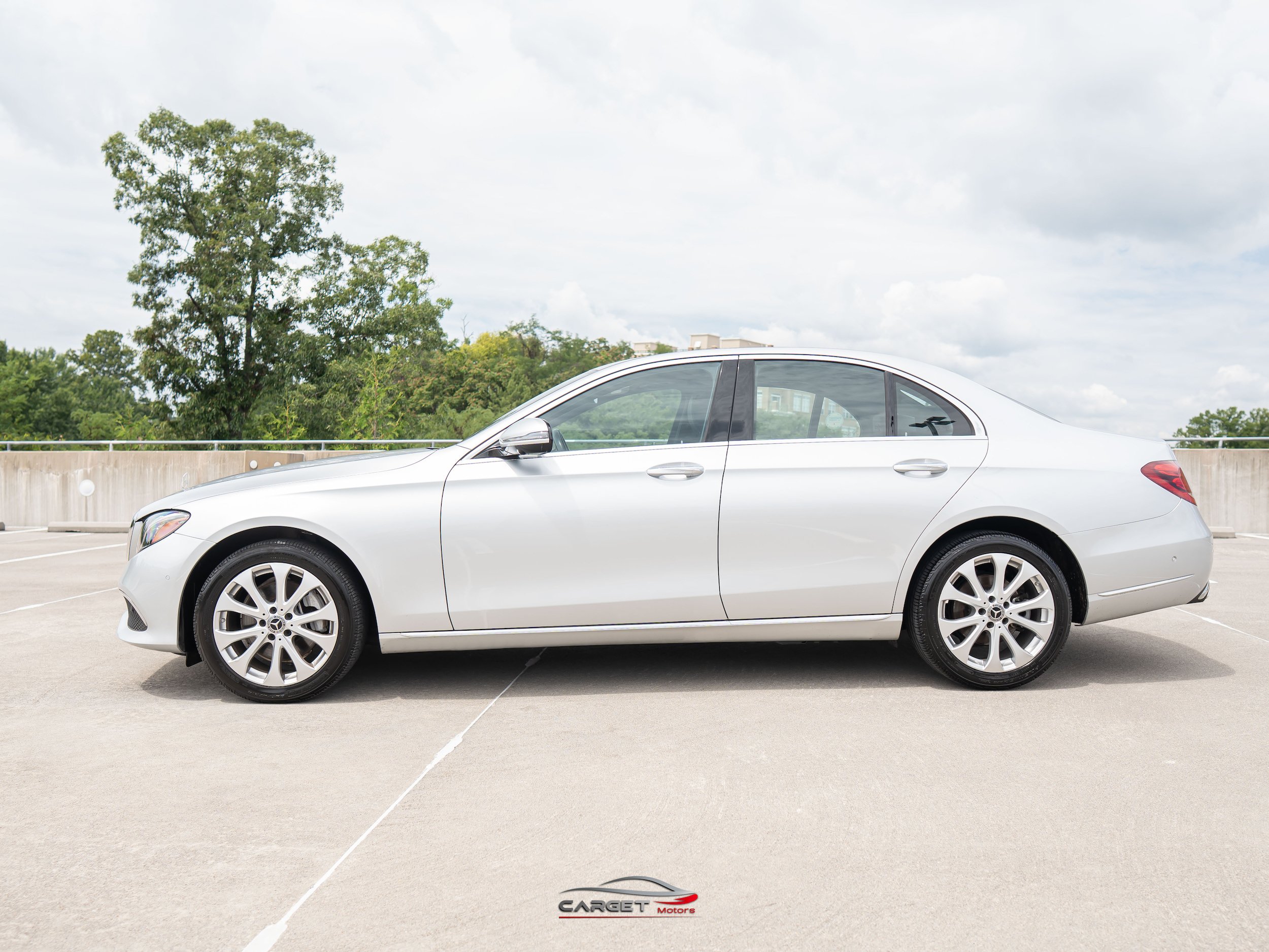 Used 2019 Mercedes-Benz E 300 4MATIC w/ Premium 1 Package image 4