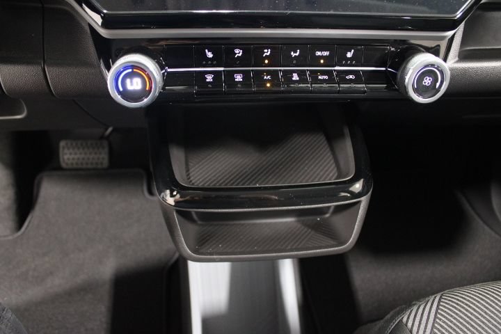 New 2027 Chevrolet Bolt LT w/ Comfort Package FWD image 31