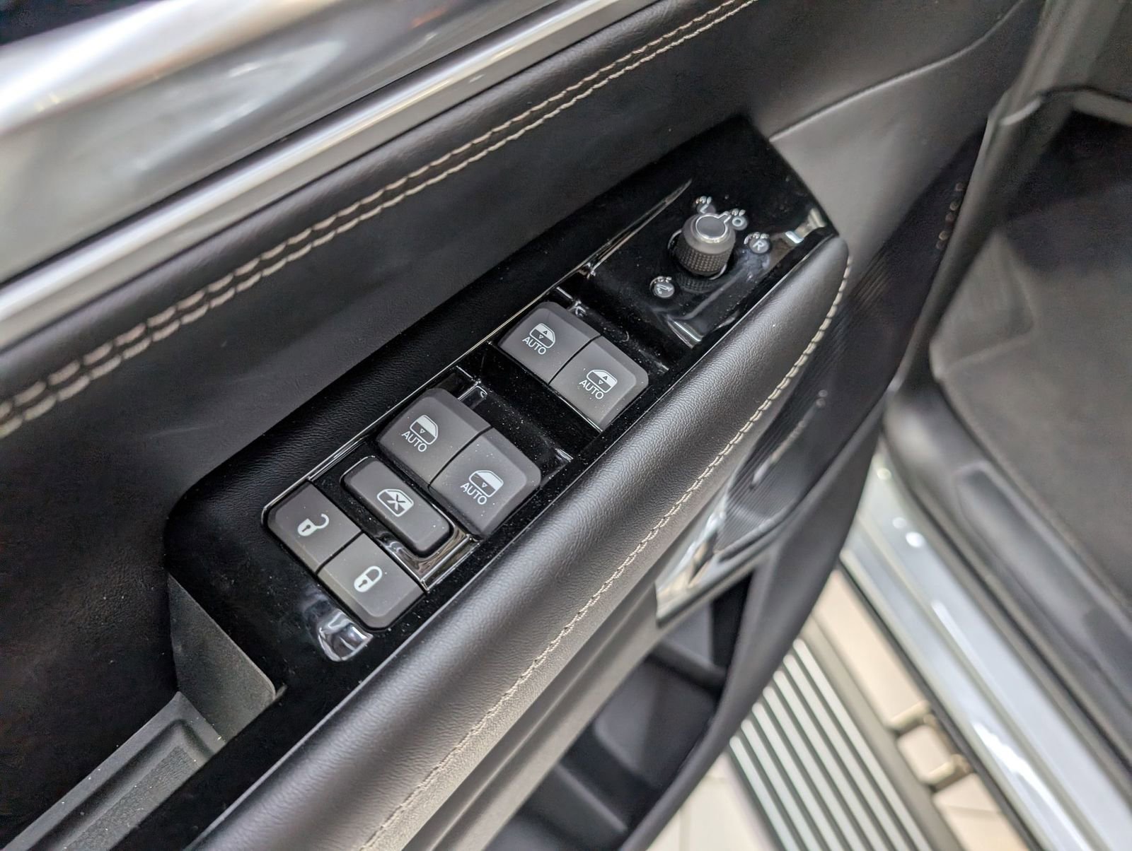 New 2026 Jeep Grand Wagoneer Limited w/ Premium Group II image 6