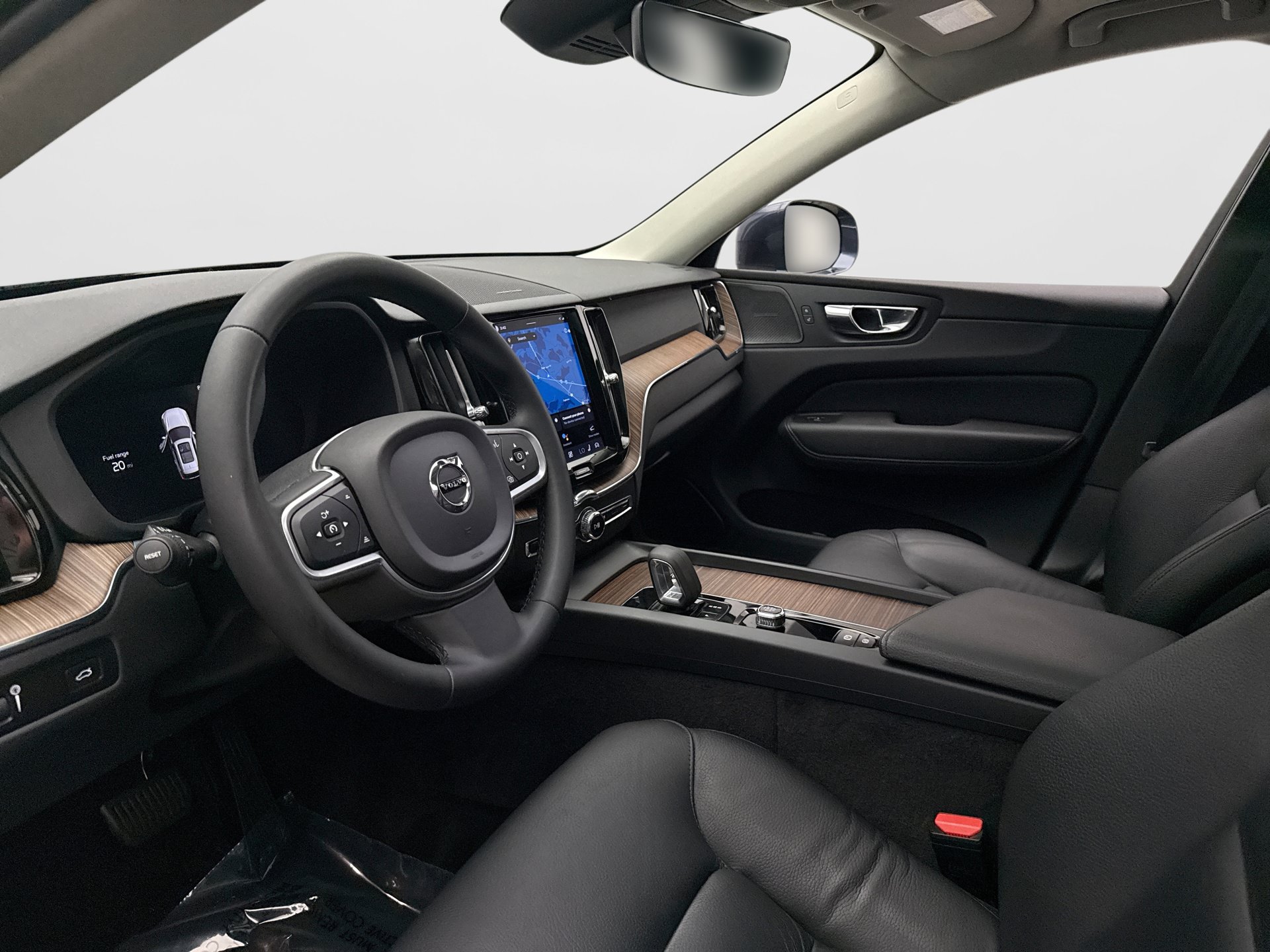 Used 2022 Volvo XC60 B5 Momentum w/ Climate Package AWD/4WD image 10
