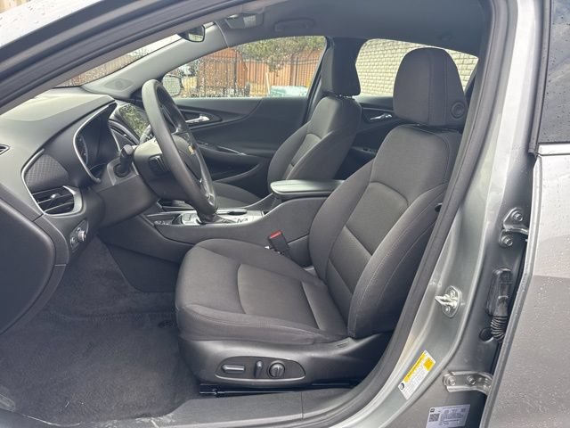 Used 2025 Chevrolet Malibu LT FWD image 16