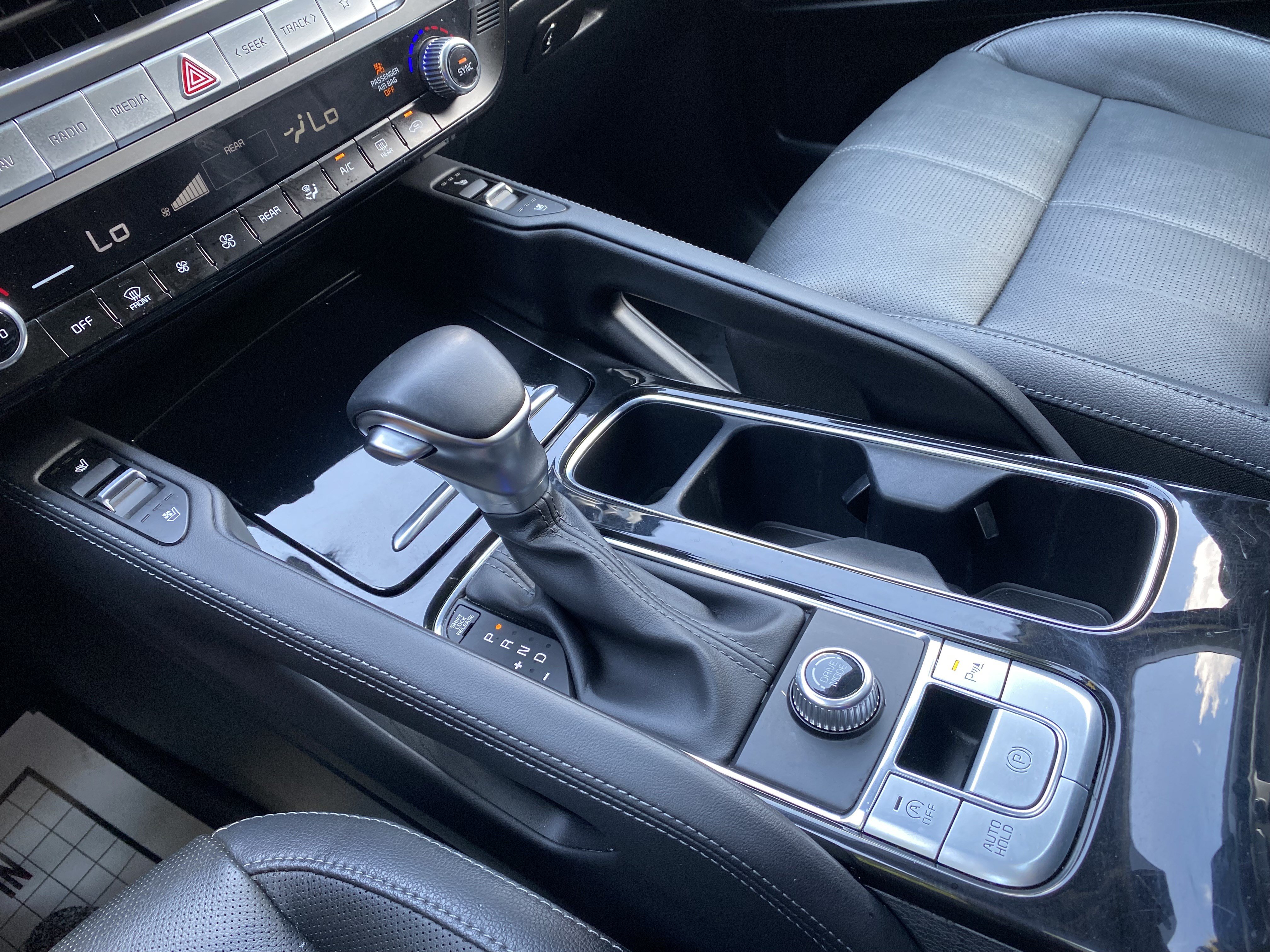 Used 2024 Kia Telluride EX w/ EX Captain's Chair Package FWD image 29