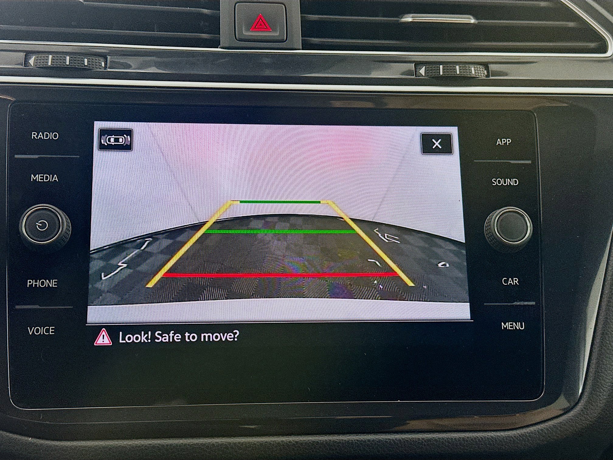 Used 2024 Volkswagen Tiguan SE image 22