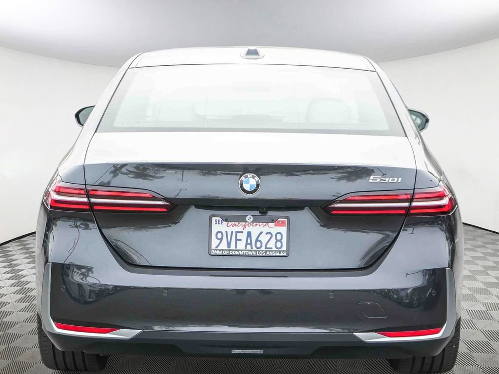 Used 2025 BMW 530i 530i w/ Premium Package image 5