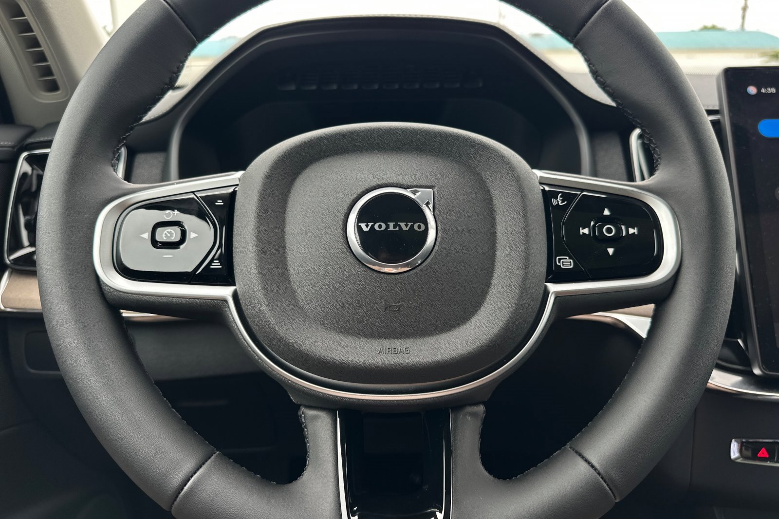 New 2026 Volvo XC90 B5 Plus image 22