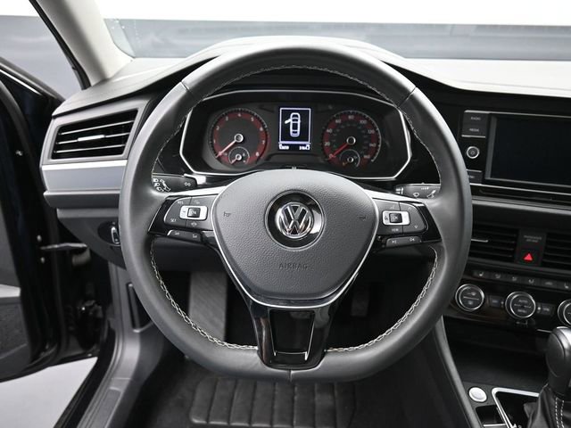 Used 2021 Volkswagen Jetta SE image 16