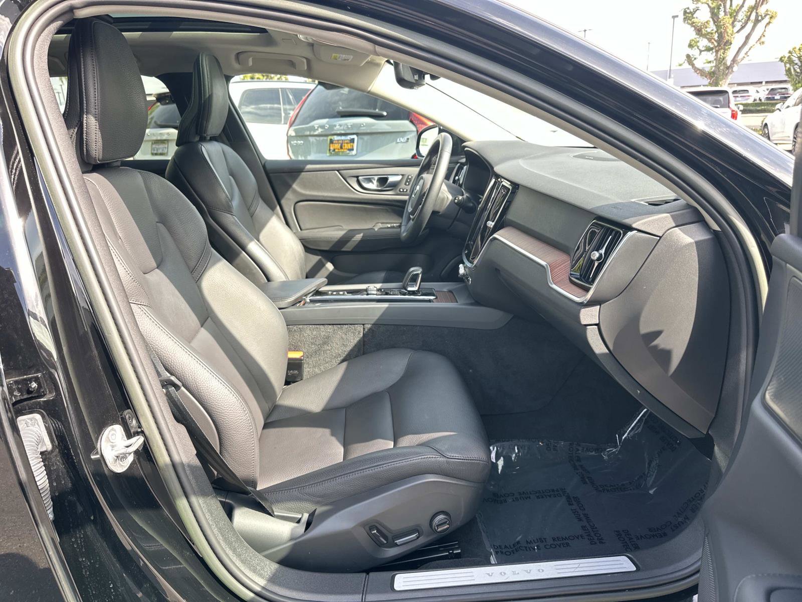 Certified 2023 Volvo V60 B5 Cross Country Plus w/ Climate Package image 24