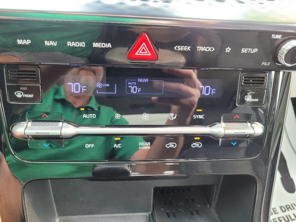 Used 2023 Kia Carnival SX Prestige FWD image 34
