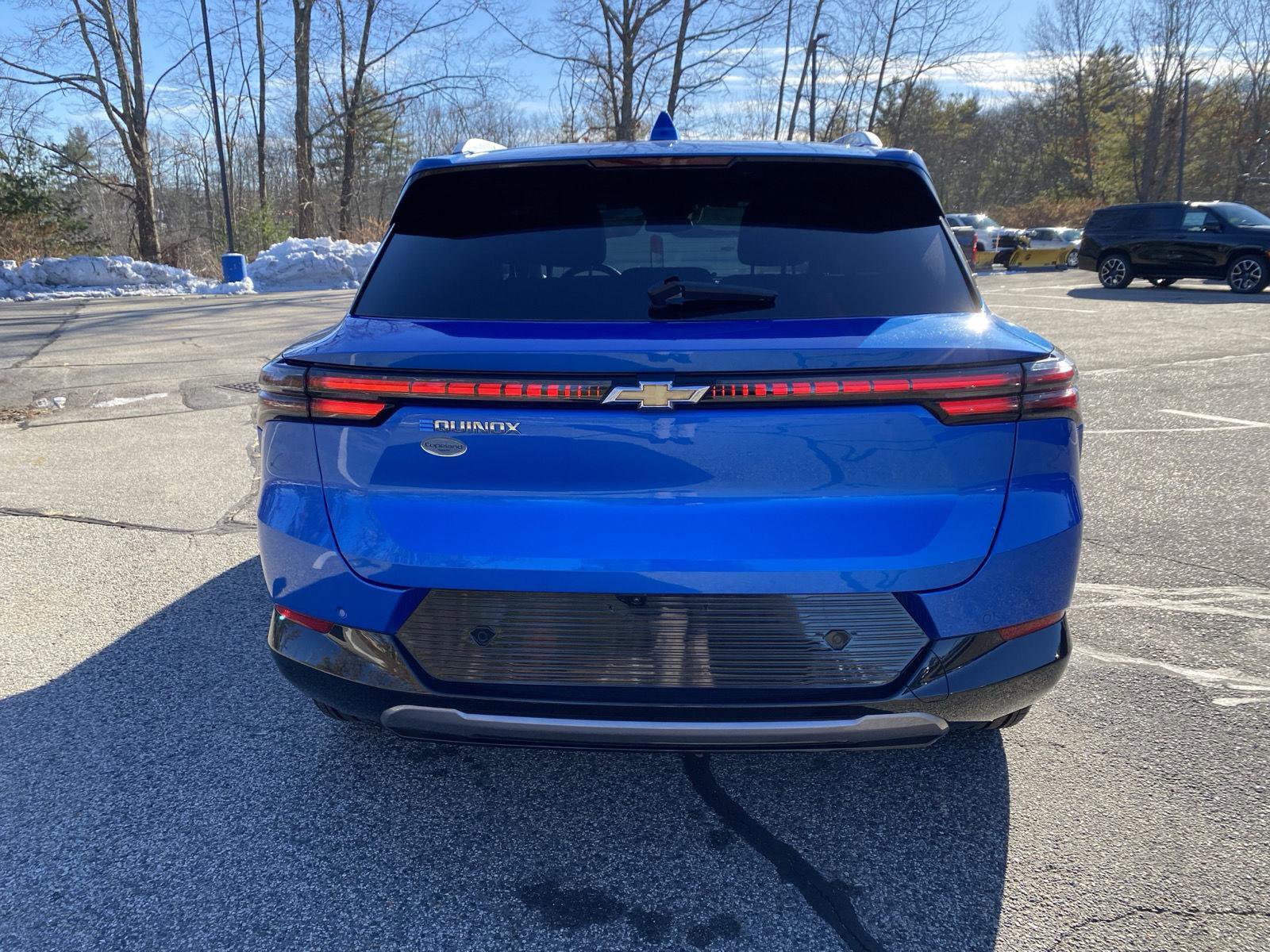 Used 2025 Chevrolet Equinox EV LT w/ Convenience Package image 6