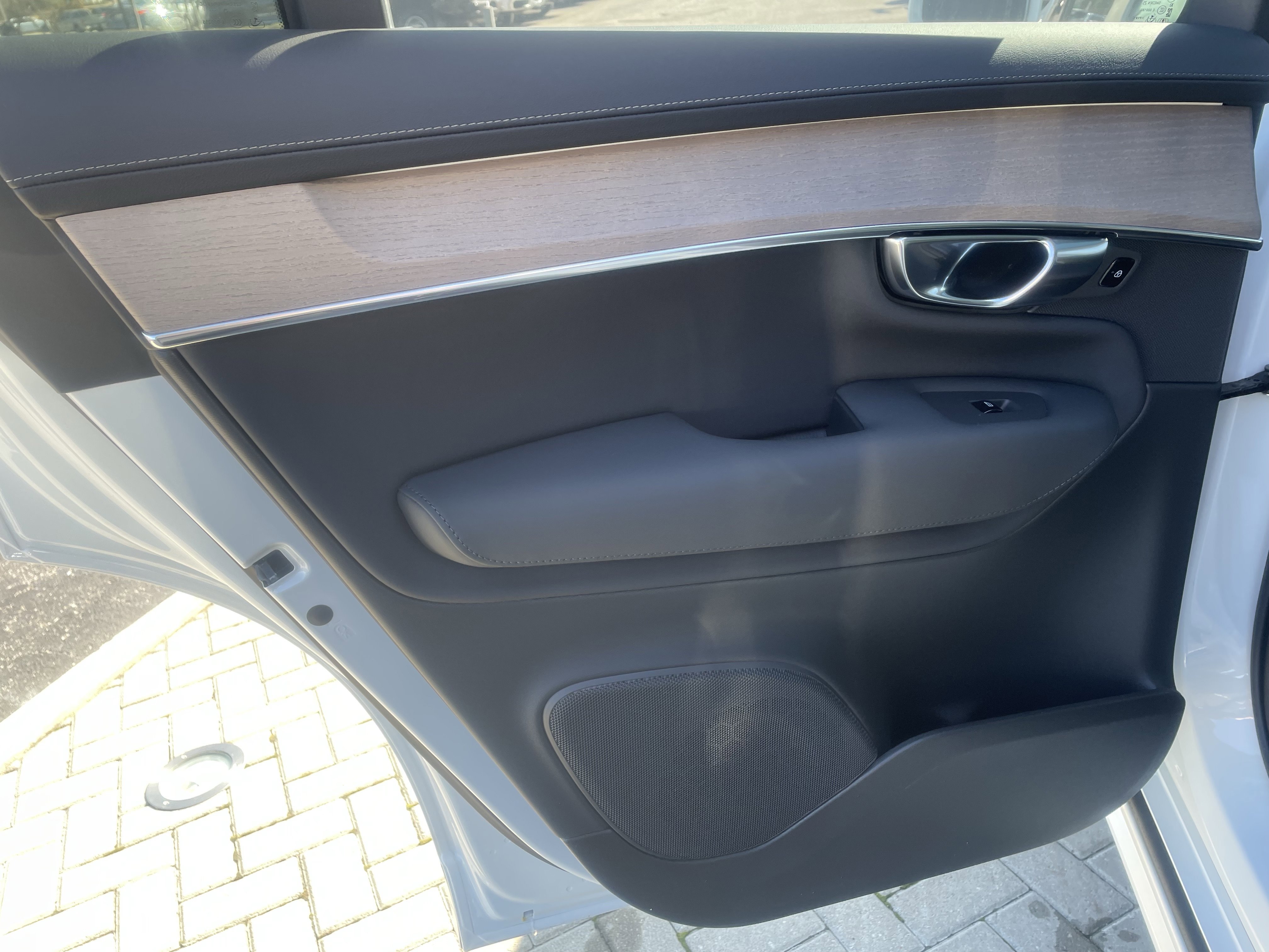 New 2026 Volvo XC90 B6 Plus w/ Protection Package Premier image 11