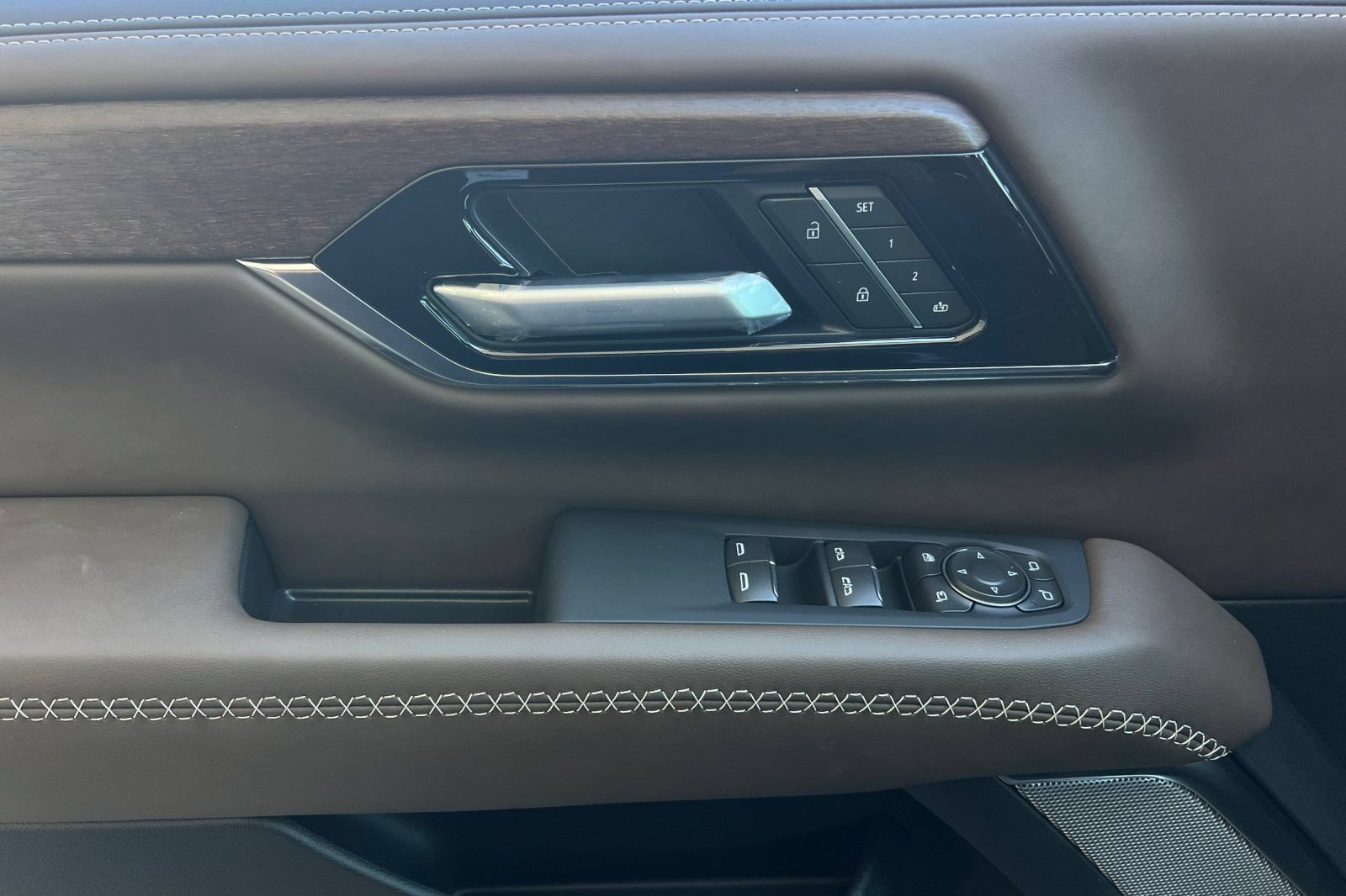 New 2026 GMC Yukon Denali Ultimate AWD/4WD image 8