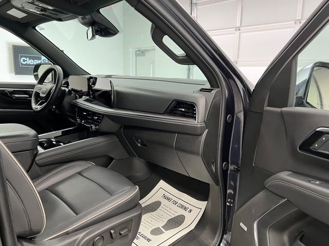 Used 2025 Chevrolet Suburban Premier image 56