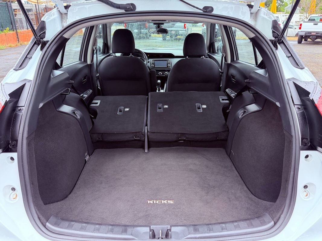 Used 2021 Nissan Kicks S image 16