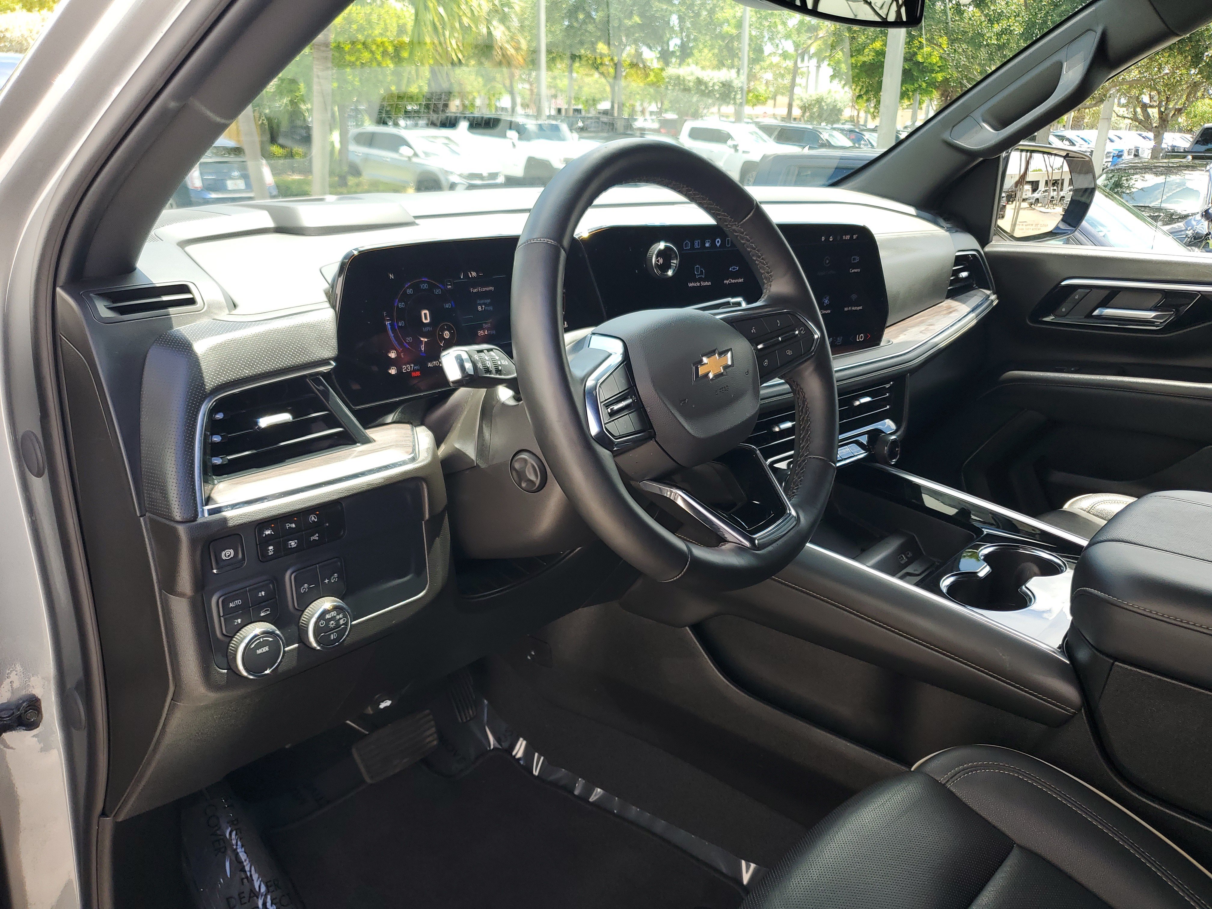 Certified 2025 Chevrolet Tahoe Premier AWD/4WD image 23