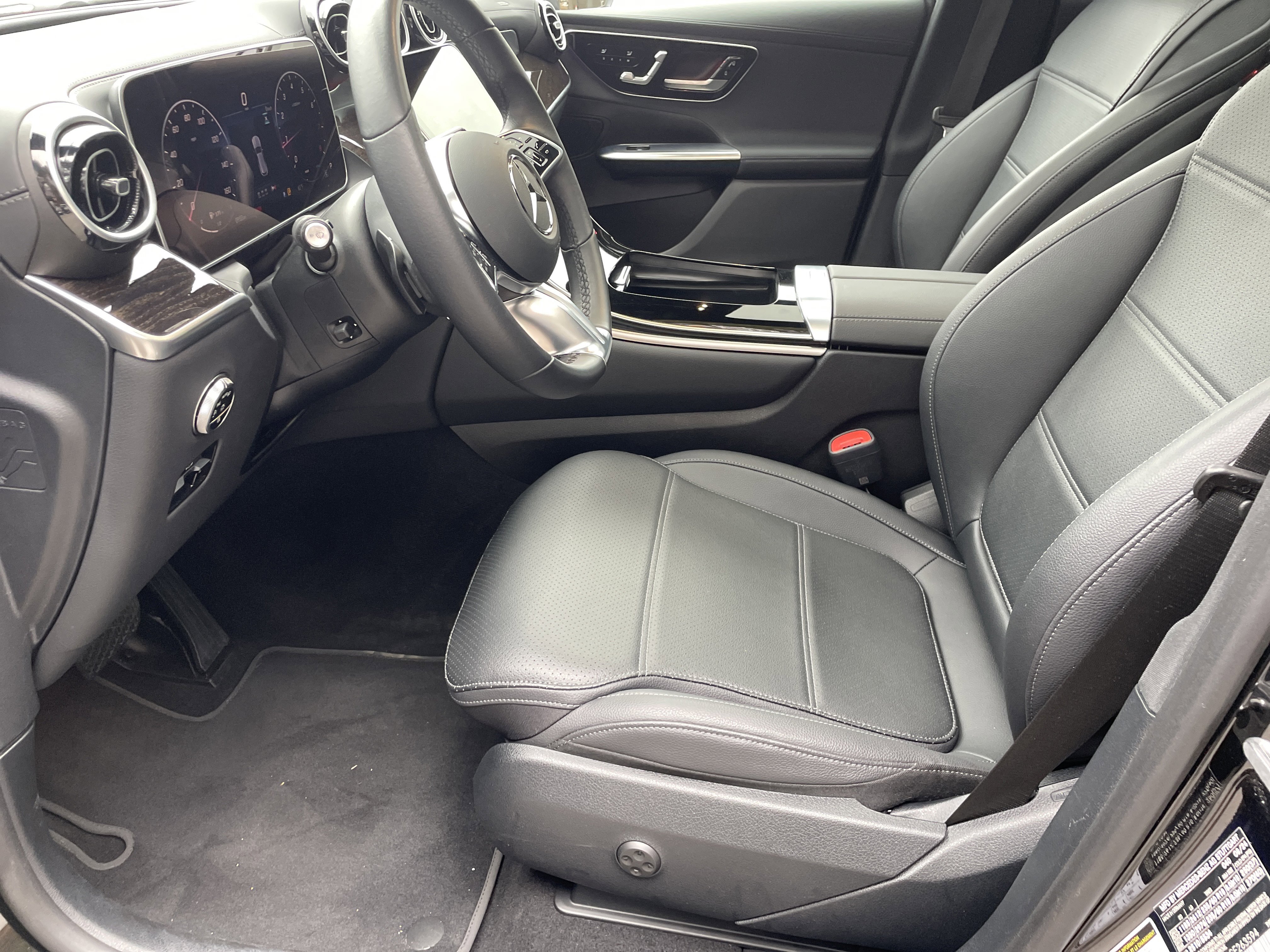 Certified 2025 Mercedes-Benz GLC 300 4MATIC image 21