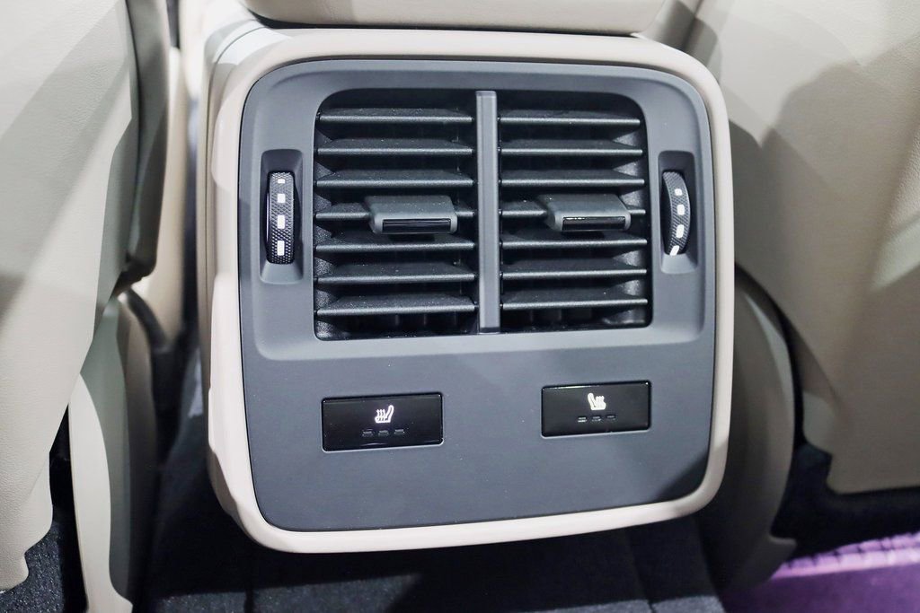 Used 2020 Porsche Taycan Turbo image 31