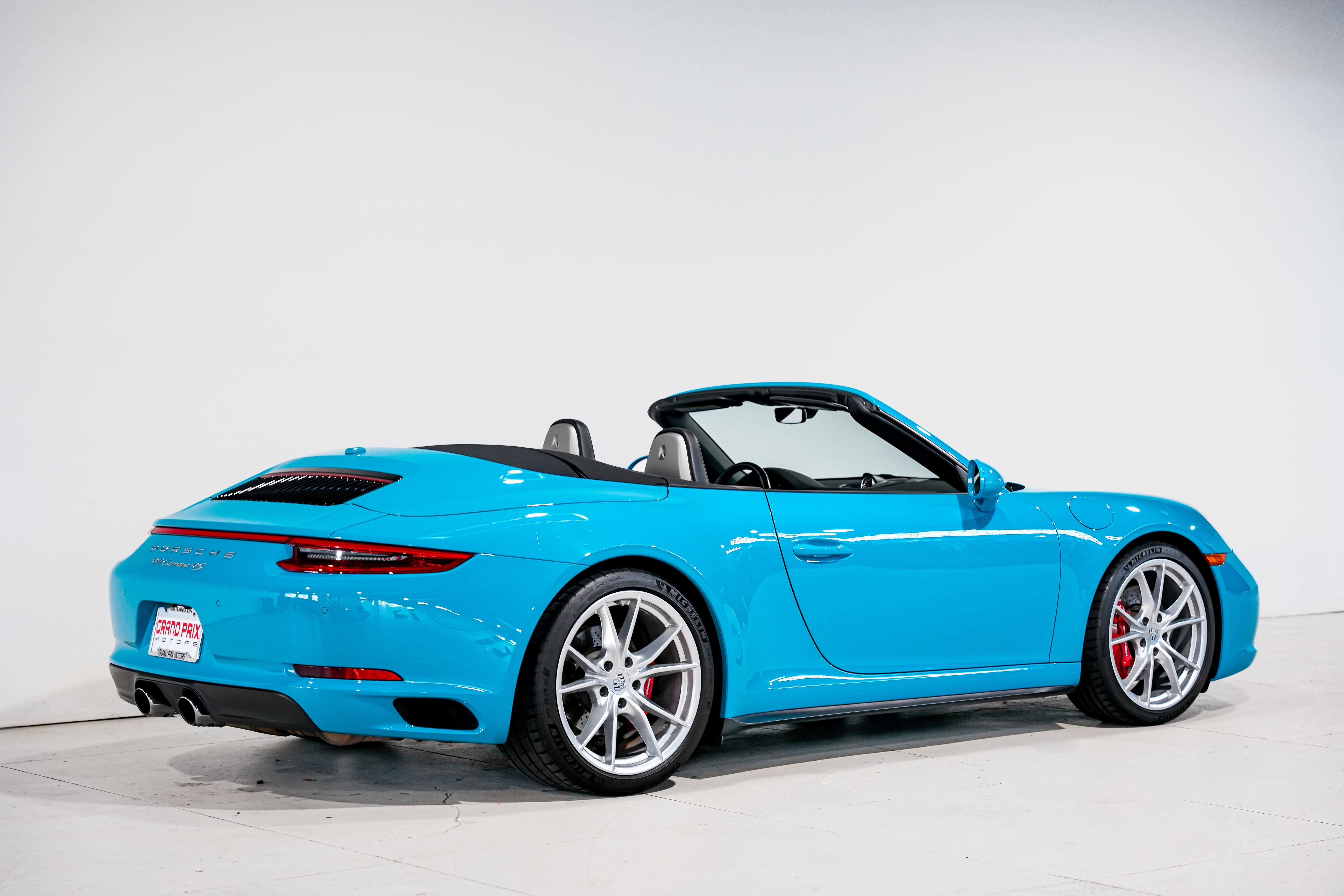 Used 2018 Porsche 911 Carrera 4S image 3