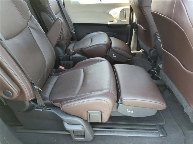 Used 2021 Toyota Sienna Platinum image 20