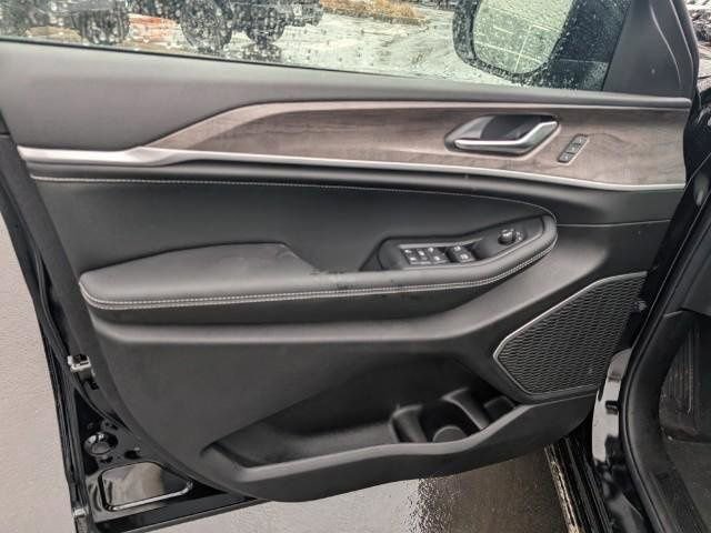 New 2026 Jeep Grand Cherokee Limited image 8