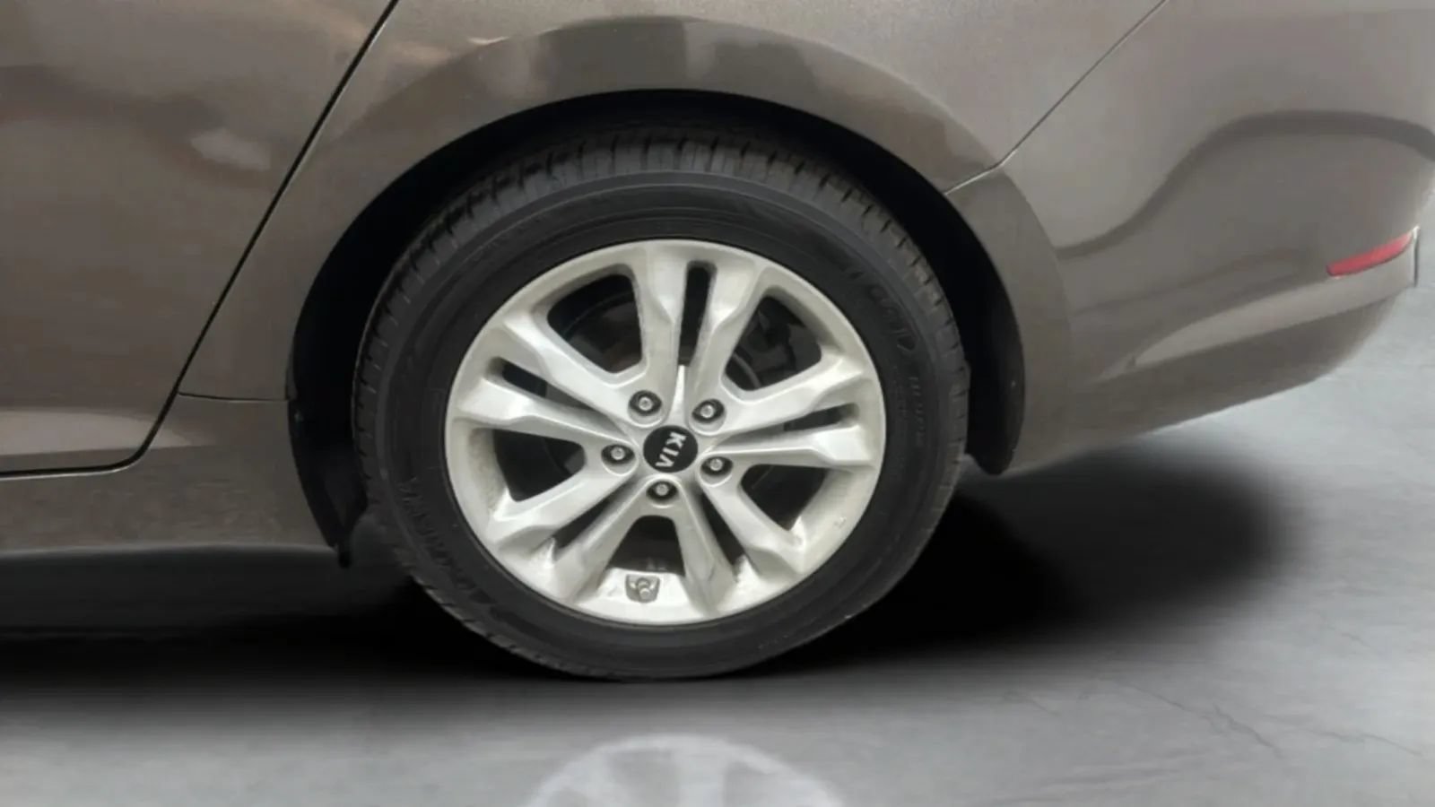 Used 2011 Kia Optima EX FWD image 40