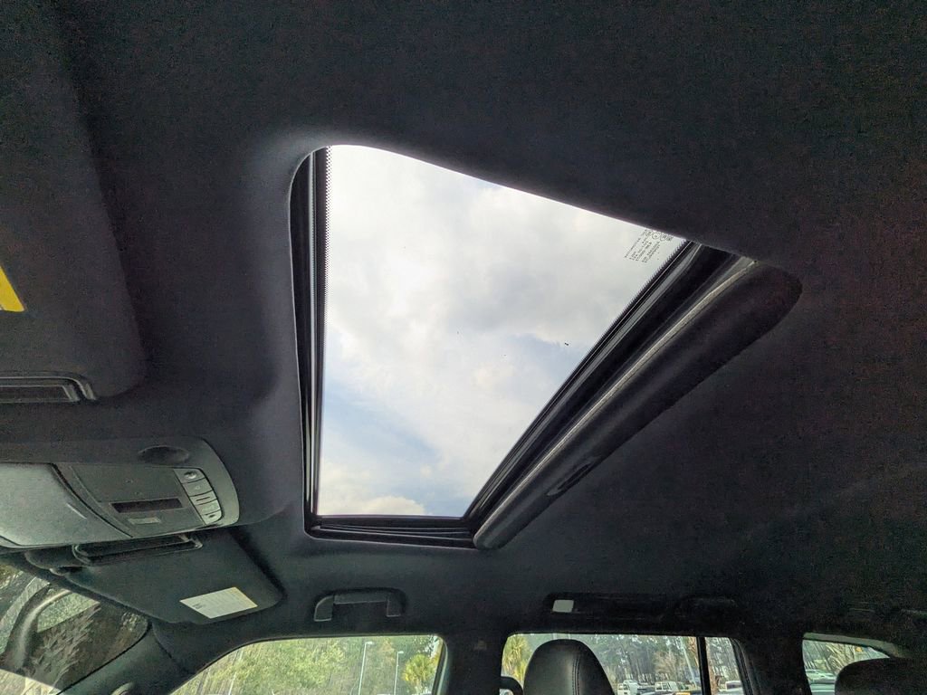 Used 2022 Nissan Armada SL w/ Midnight Edition Package image 22