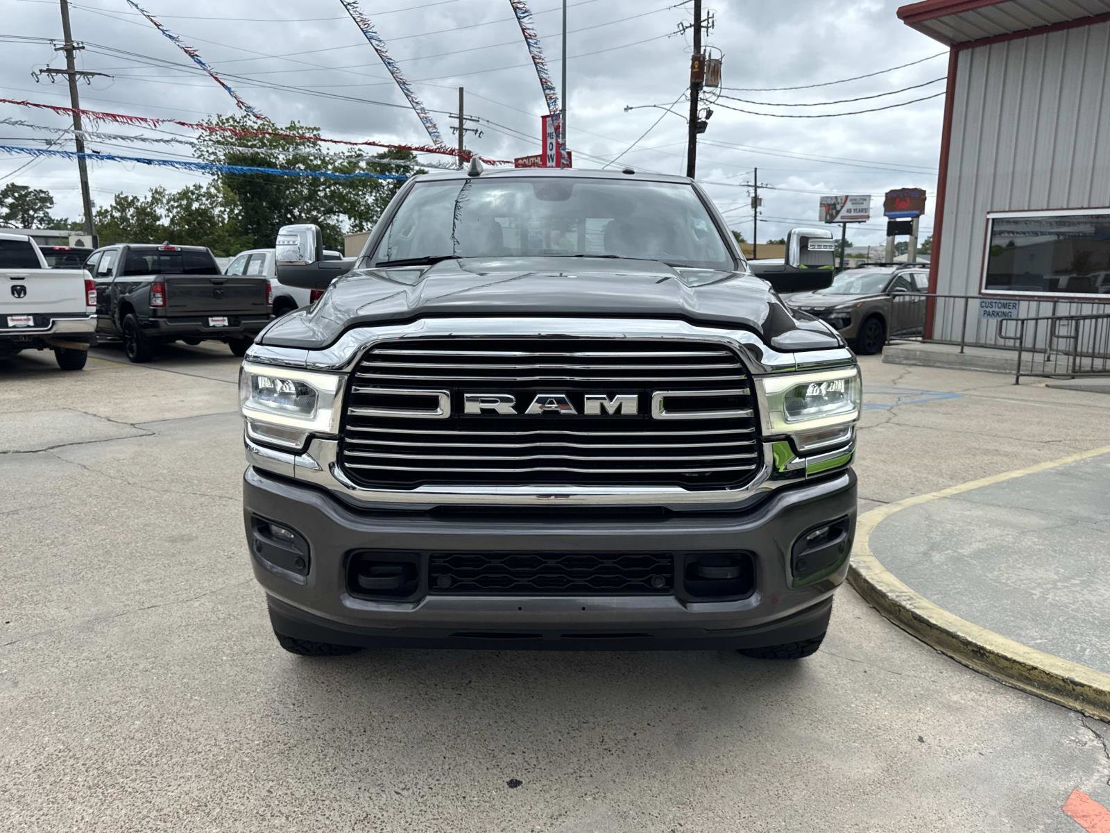 Used 2024 RAM 2500 Laramie AWD/4WD image 2