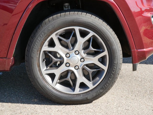 Used 2020 Jeep Grand Cherokee Overland AWD/4WD image 9