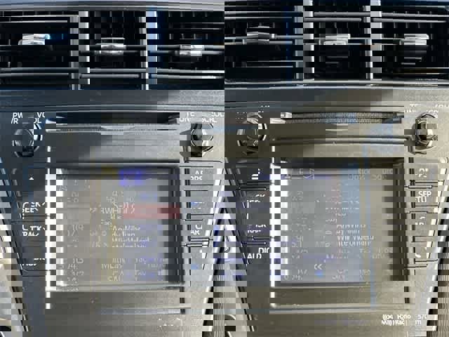 Used 2013 Toyota Prius V Five image 10