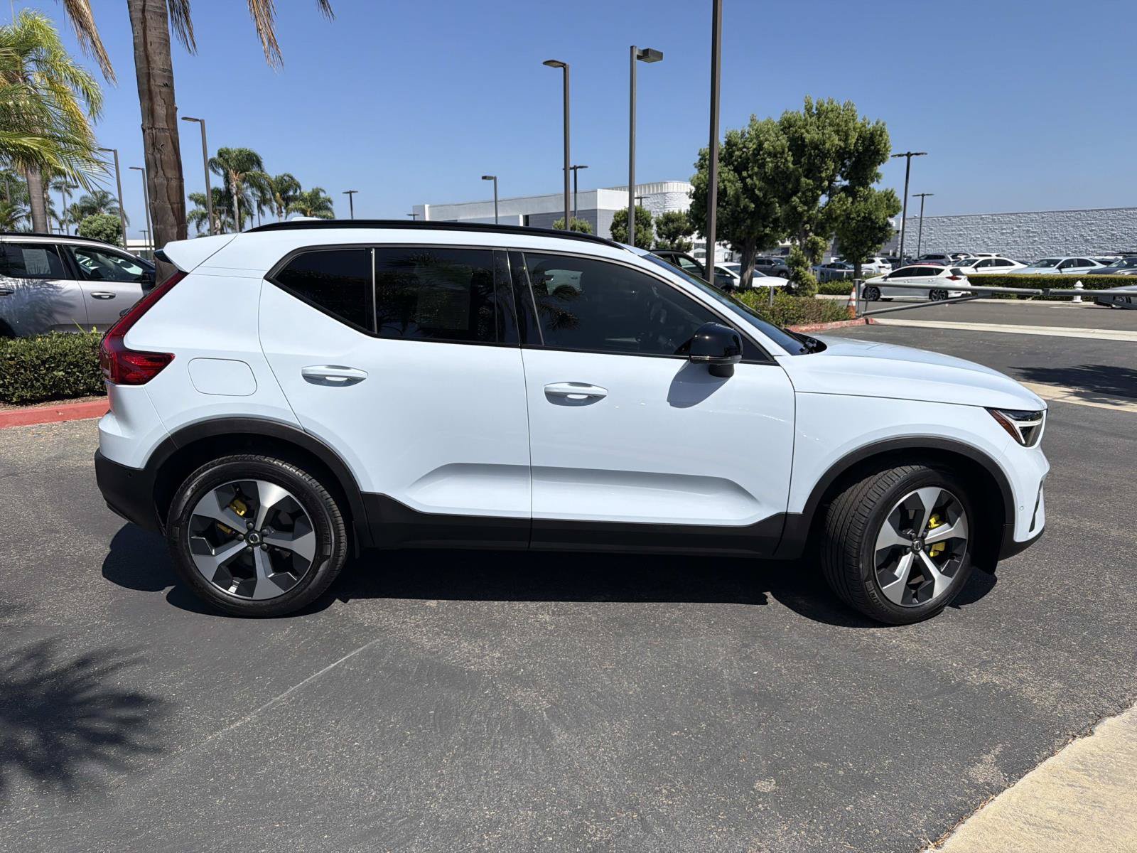 New 2026 Volvo XC40 B5 Plus w/ Protection Package Premier AWD/4WD image 4