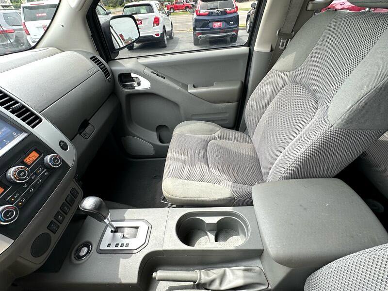 Used 2021 Nissan Frontier SV w/ Midnight Edition Floor Mats image 24