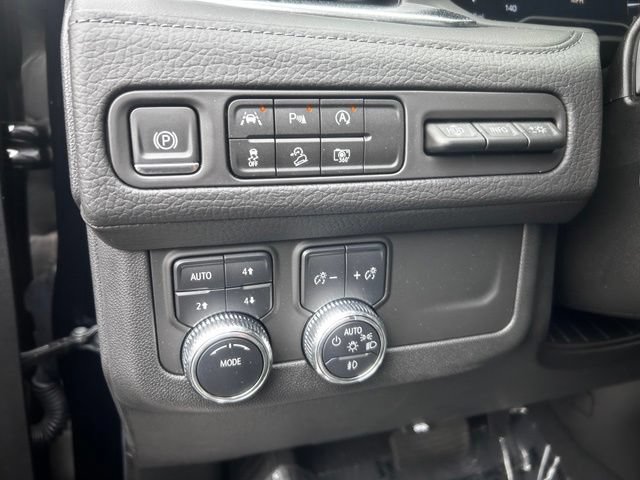 Used 2024 GMC Yukon Denali AWD/4WD image 18