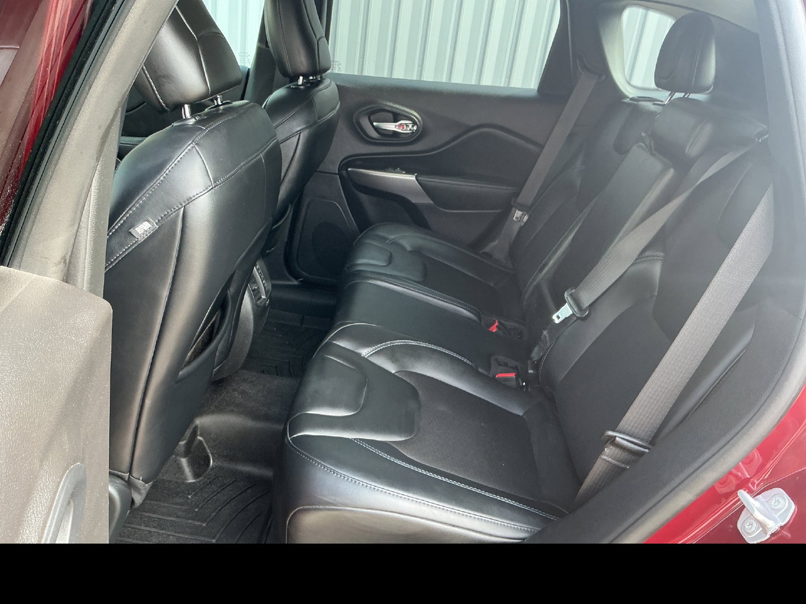 Used 2021 Jeep Cherokee Latitude Plus AWD/4WD image 24