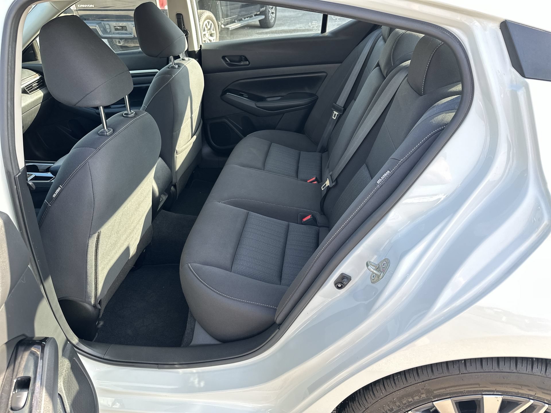 Used 2023 Nissan Altima 2.5 SV FWD image 23