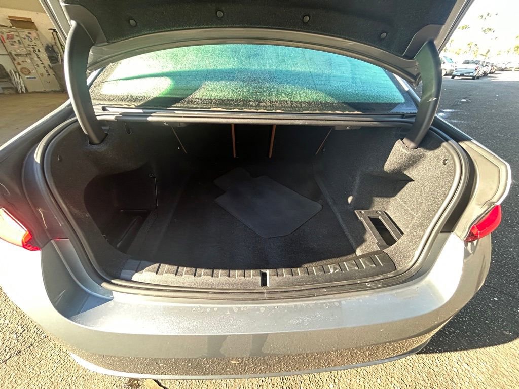 Used 2023 BMW 330i Sedan w/ Convenience Package image 30