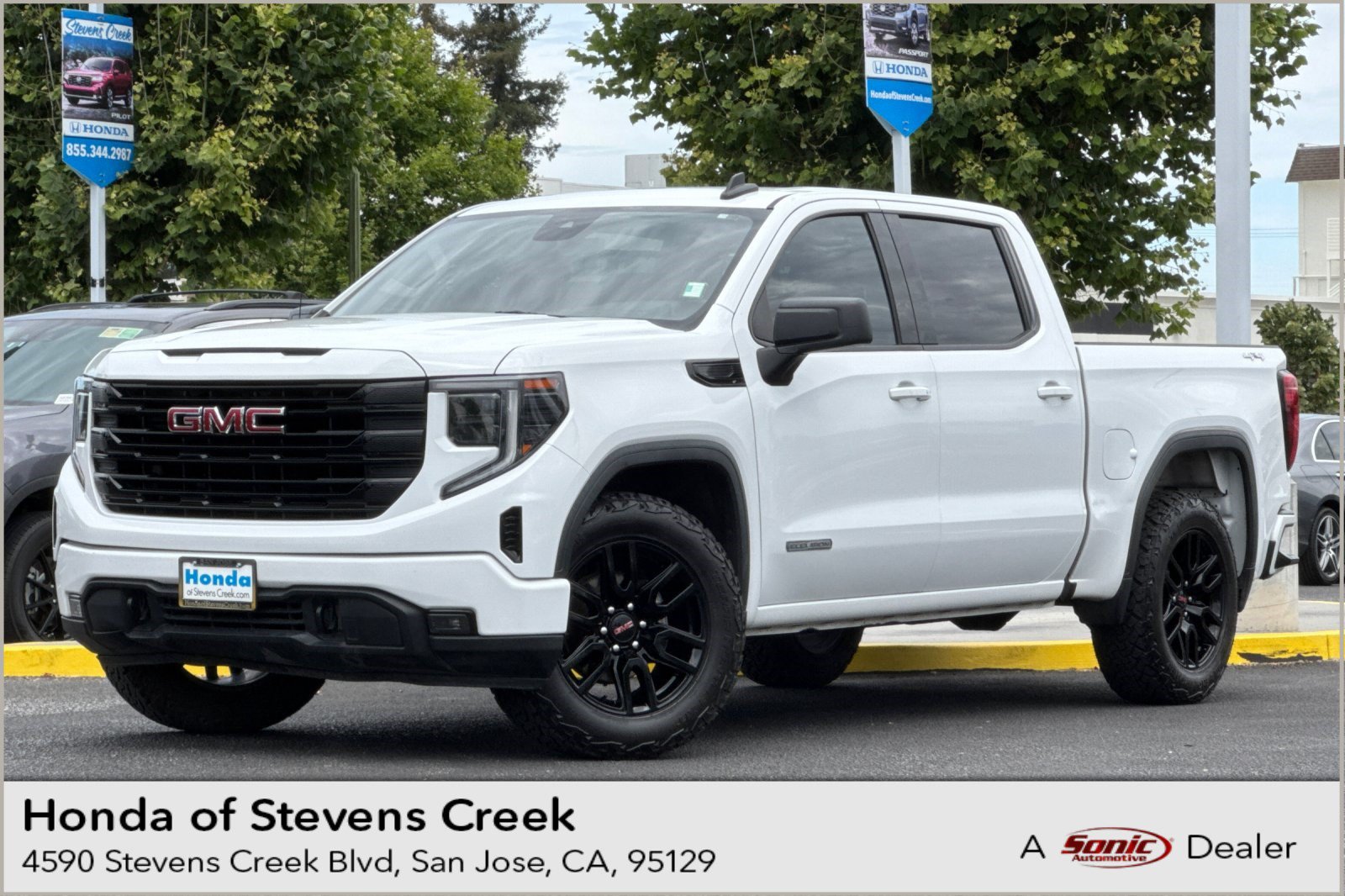 Used 2022 GMC Sierra 1500 Elevation AWD/4WD image 1