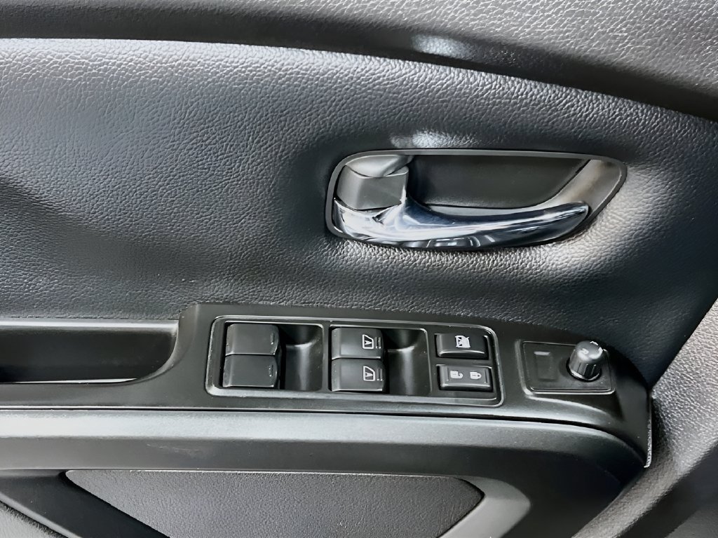 Used 2023 Nissan Titan PRO-4X w/ Pro-4x Utility Package AWD/4WD image 18