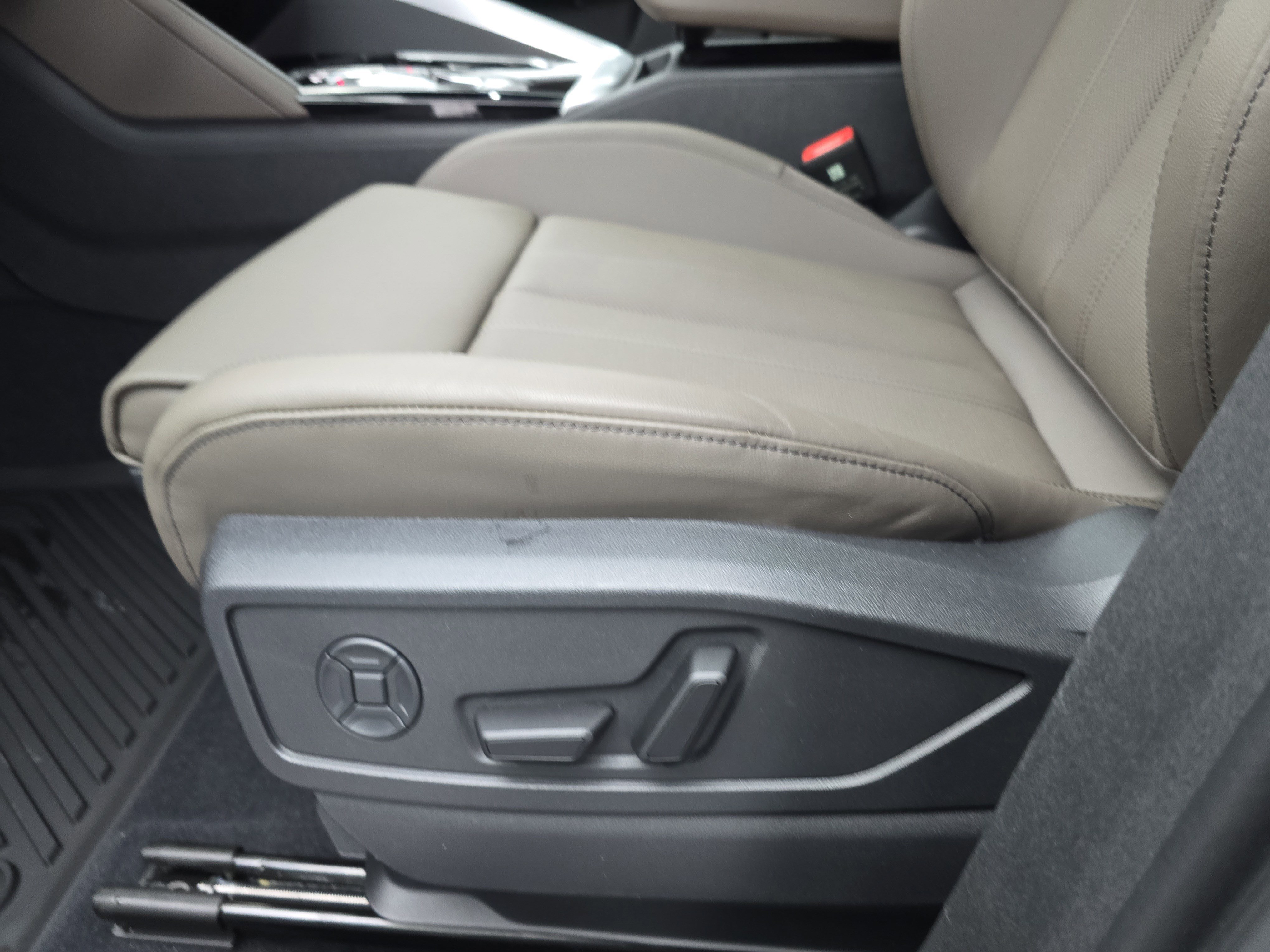 New 2025 Audi Q5 Premium Plus image 28