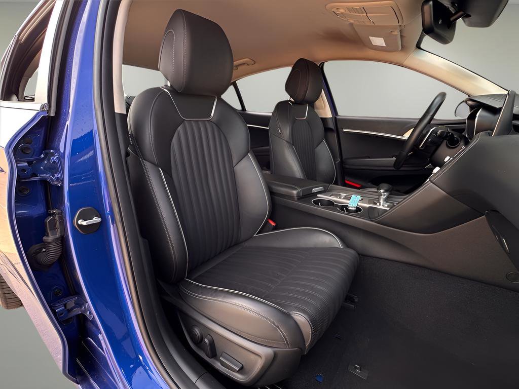 Used 2023 Genesis G70 3.3T image 26