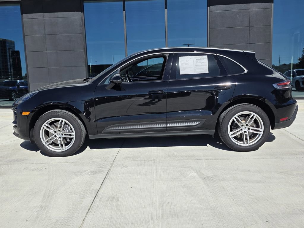 Used 2025 Porsche Macan image 2