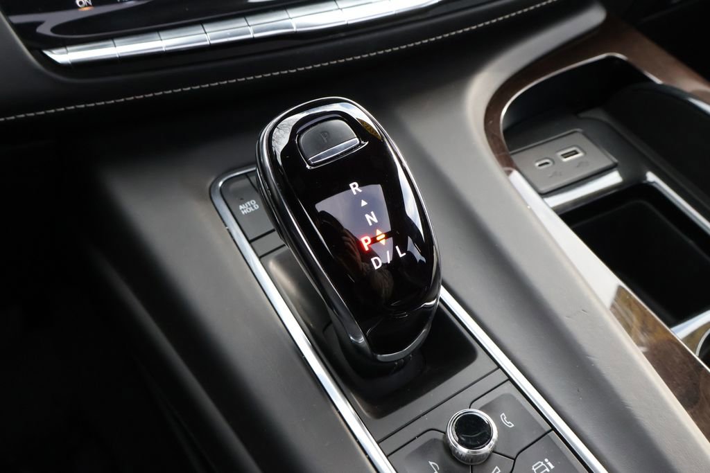 Used 2023 Cadillac Escalade Sport Platinum w/ LPO, ONYX Package image 21