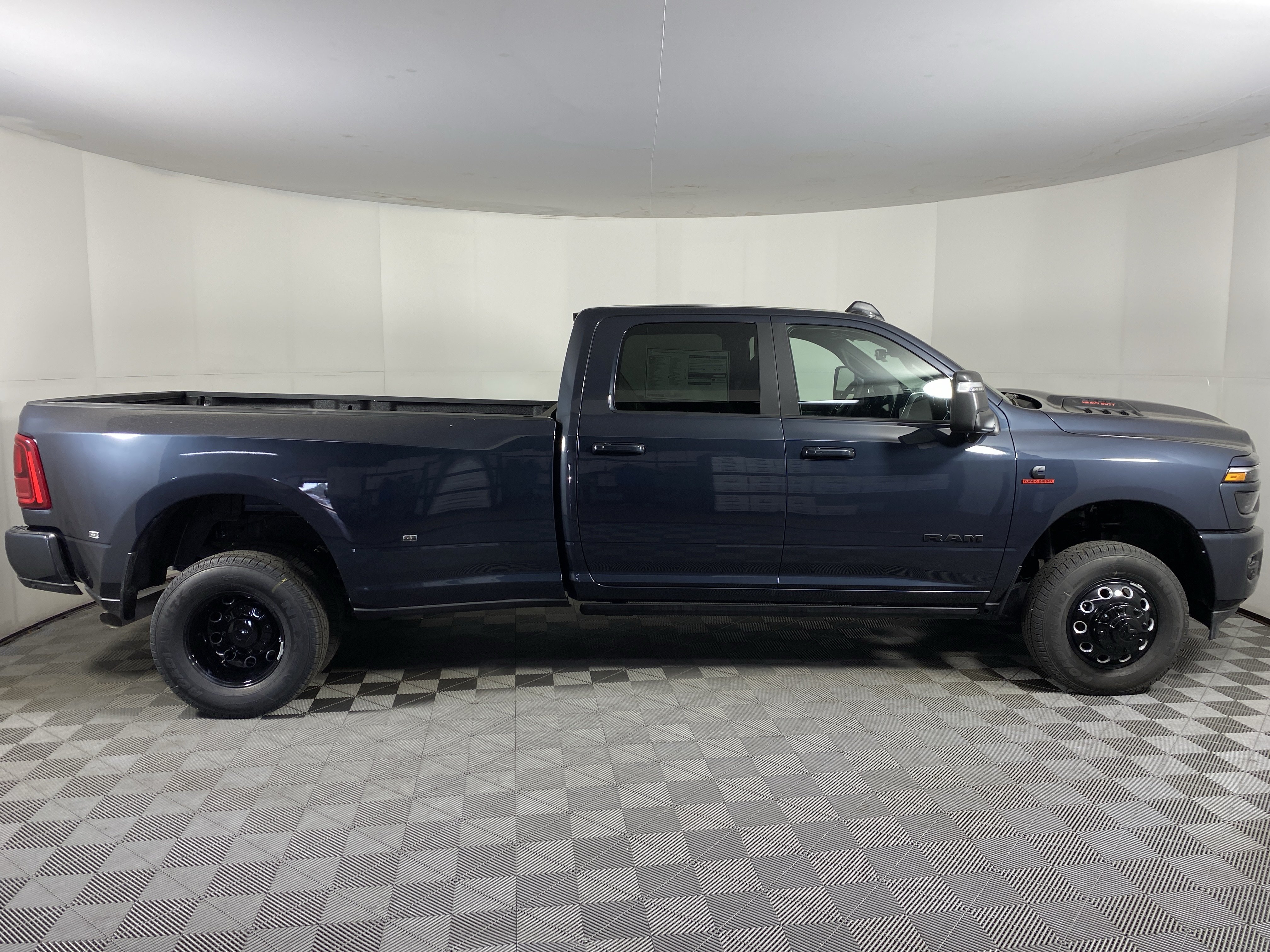 New 2026 RAM 3500 Laramie AWD/4WD image 7