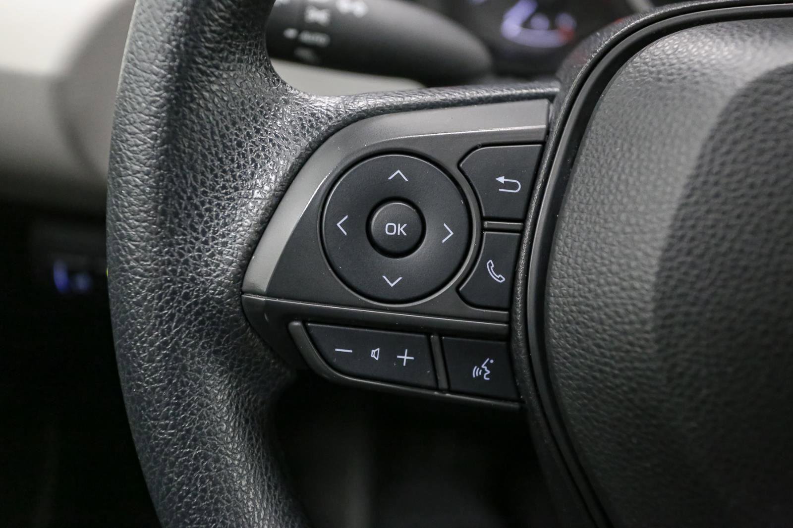 Used 2022 Toyota Corolla LE image 30