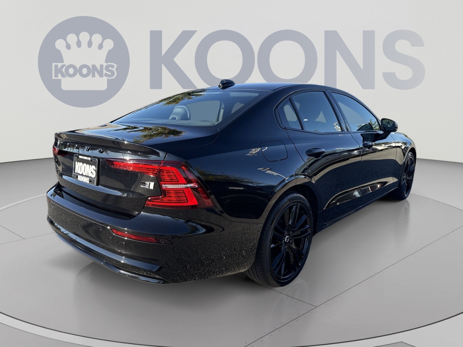 Certified 2024 Volvo S60 T8 Plus AWD/4WD image 7